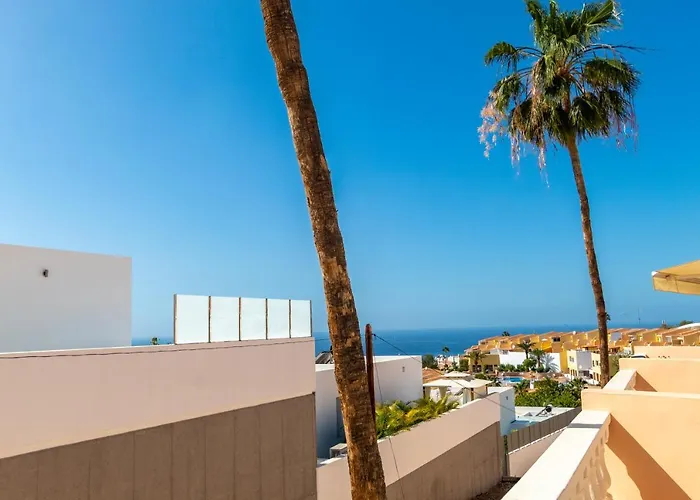 Mng-apart Paradise Court Апартаменты